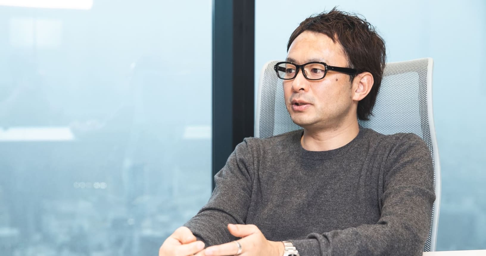 これからのデザイナーに求められるものを語すMIXI横山さん