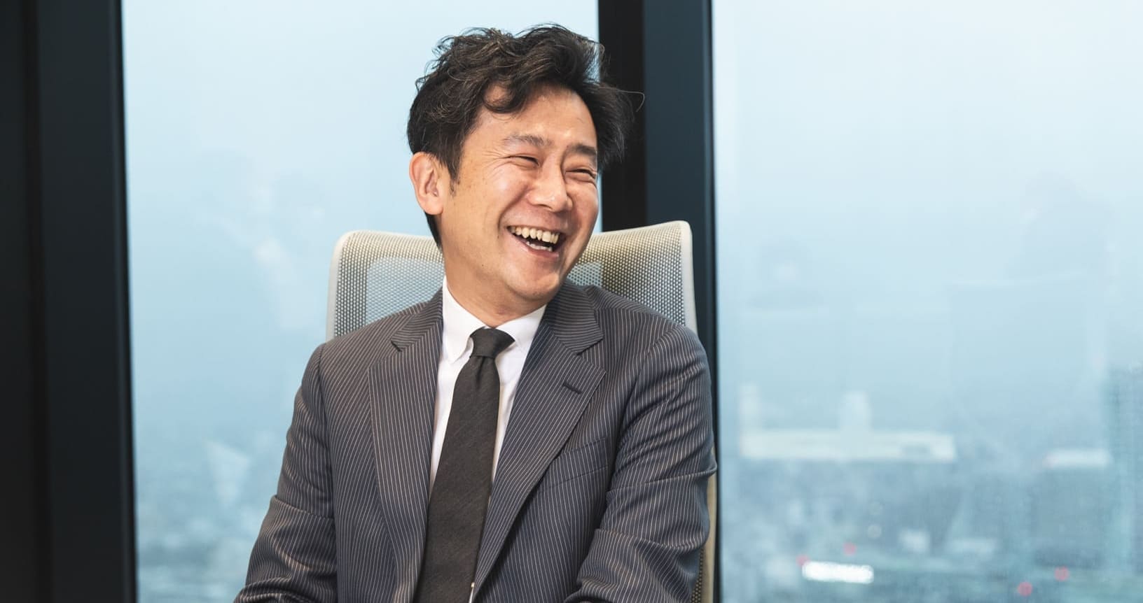これからのデザイナーに求められるものをインタビューするクリーク·アンド·リバー社渡辺