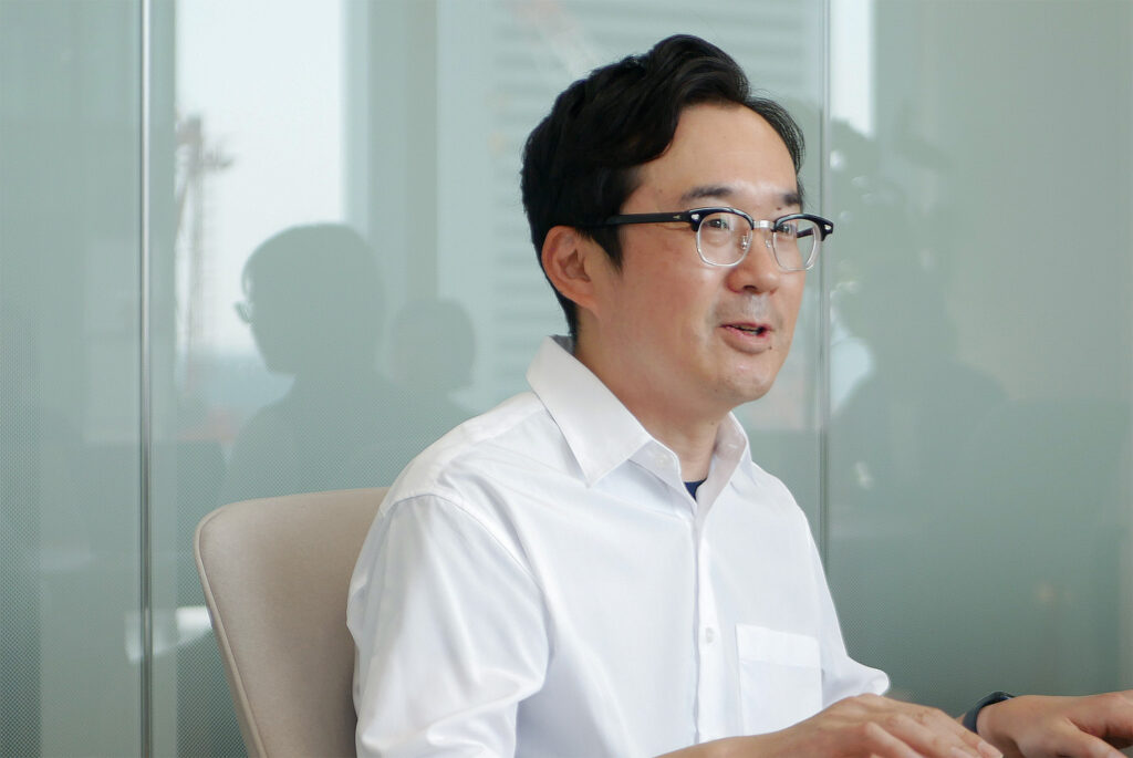 プログリットについて説明する古木さん