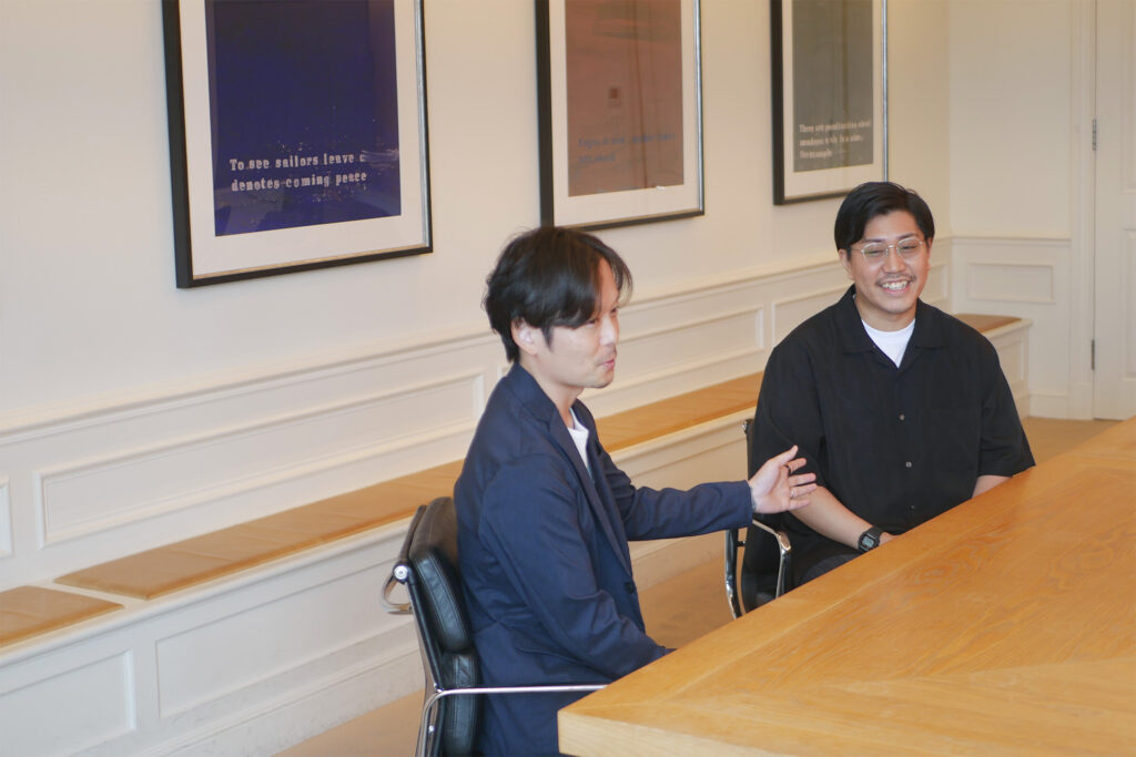 Alceoの仕事について語り合う武石さんと粟井さん